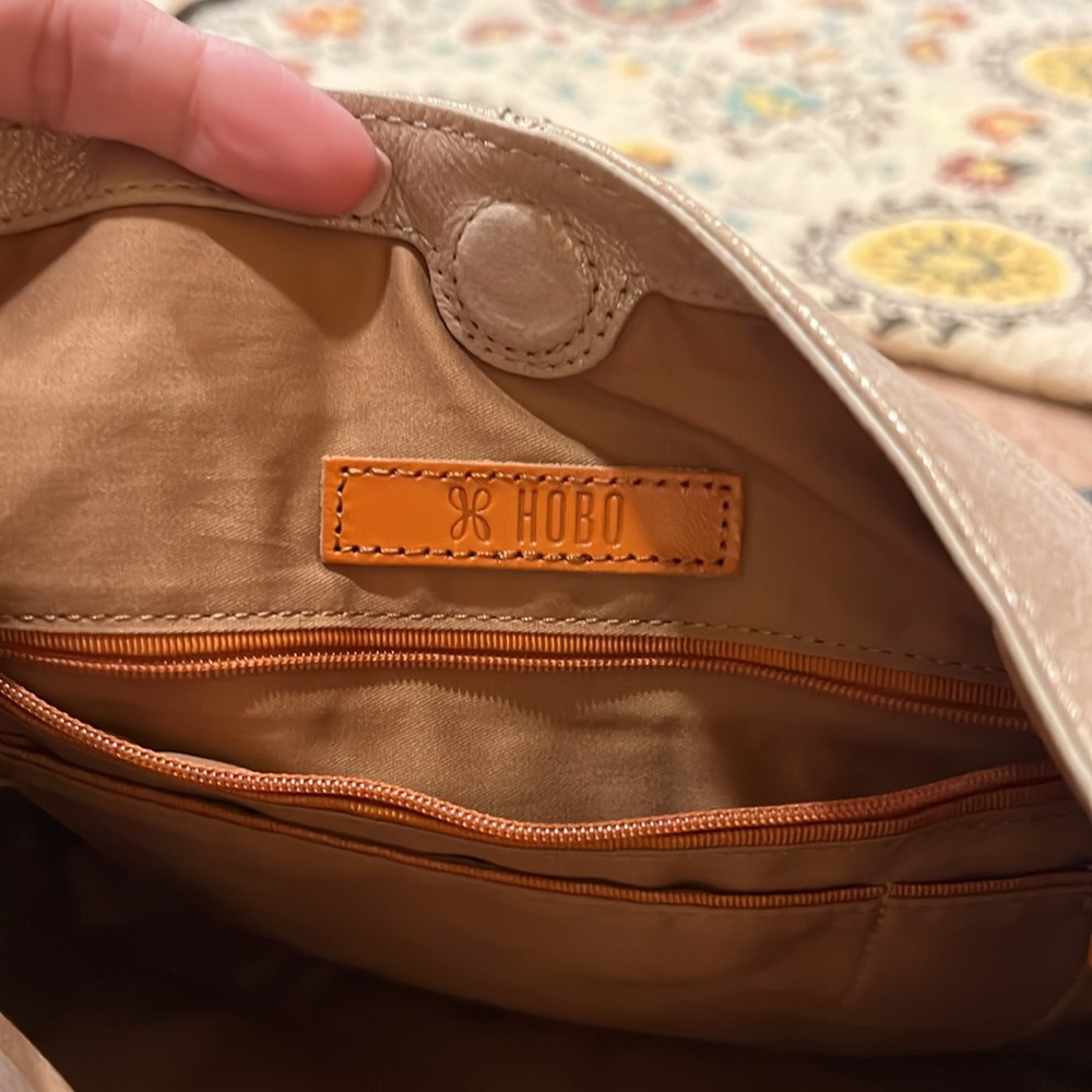 Handbag - Picture 3 of 5